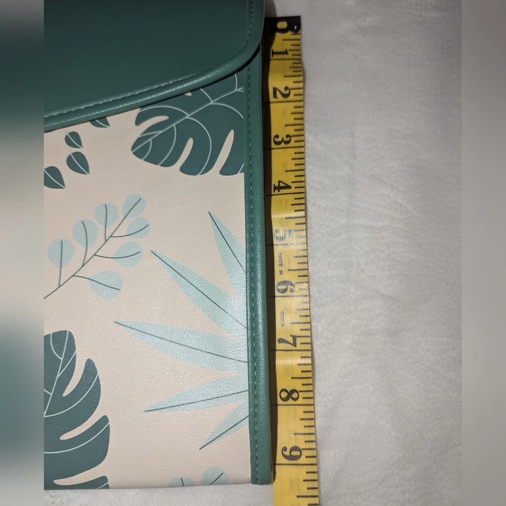 Starbucks Monstera Leaves Clutch Pouch Limited Edition RARE Thailand Green Tan